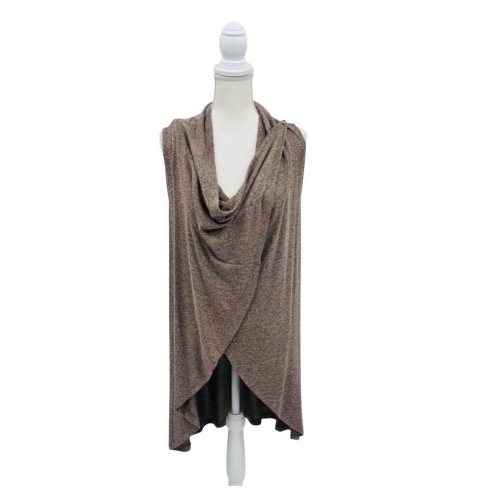NWT Olivia Sky Vest Sweater Sleeveless